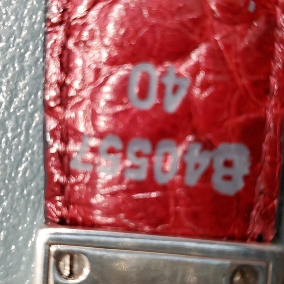 Beautiful reversible belt, silver hardware. One side olive green other red sz 40 - Picture 7 of 7